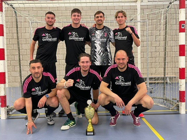 Featured image for “De Strandloper/Ginsterveld zaalvoetbal kampioen van ZieZaVo”